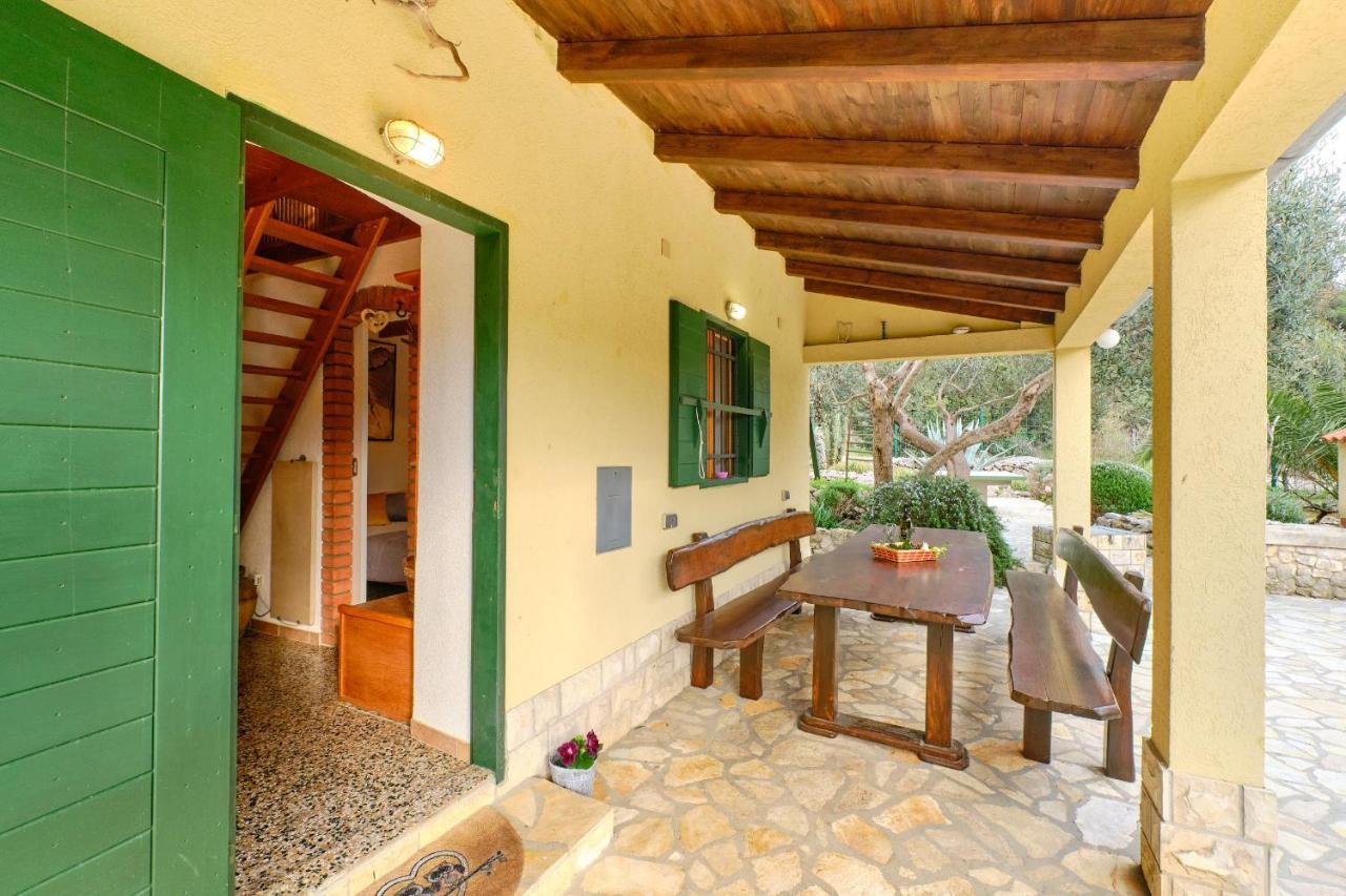 Villa Casa Aromatica Maria à Mali Lošinj Extérieur photo